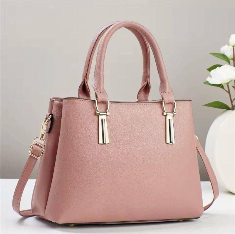 ✨ High Quality Handbag  
With Long Adjustable Belt👜