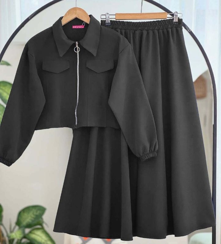 ✨ New Winter Article Launched 🥰✨
👗 2-Piece Set: Jacket + Skirt