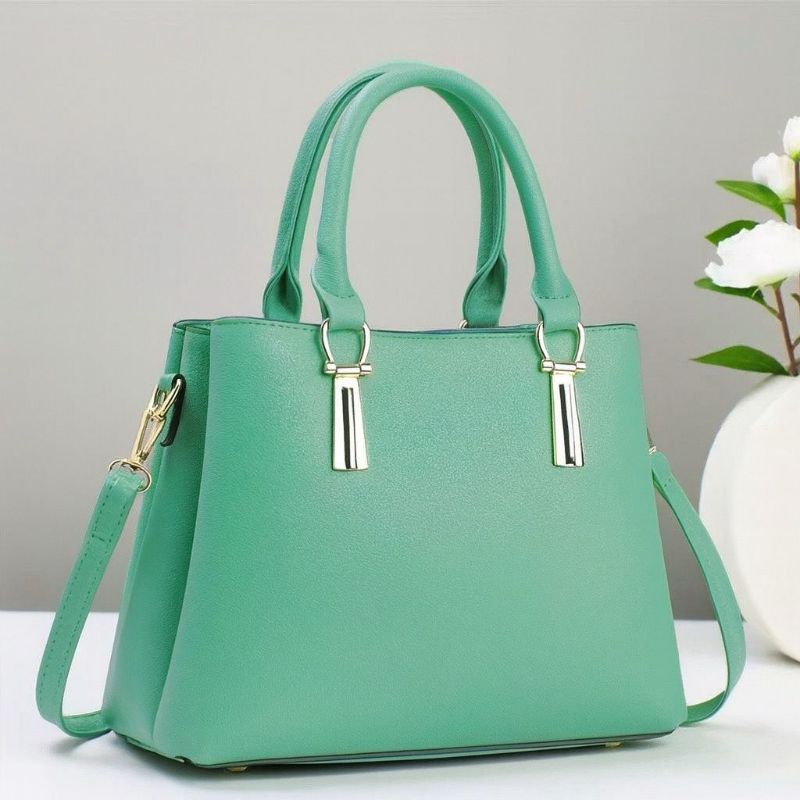 ✨ High Quality Handbag  
With Long Adjustable Belt👜
