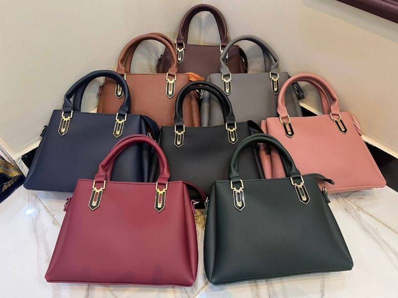 ✨ High Quality Handbag  
With Long Adjustable Belt👜