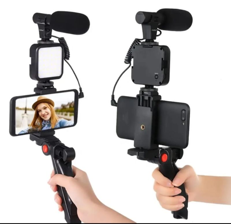 🥰 Handy VLogging Kit with Mic / Light and Wireless Remote🥰