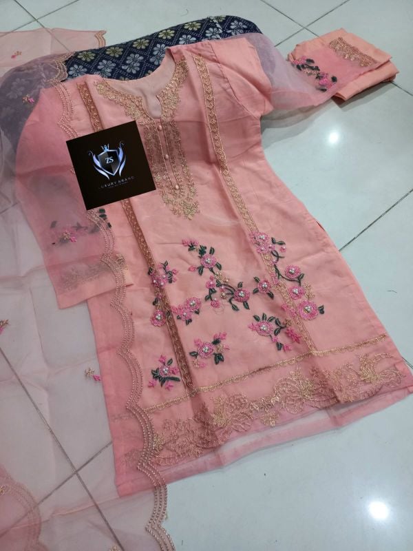 🌸 Neck, Sleeves And Daman Flower Embroidery With Embroidered Cut Work Dupatta 3PCs 🌸