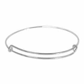 Argent sterling, bracelet rond réglable. Dimensions intérieures approximatives : 65 mm de diamètre x 1,5 mm d’épaisseur