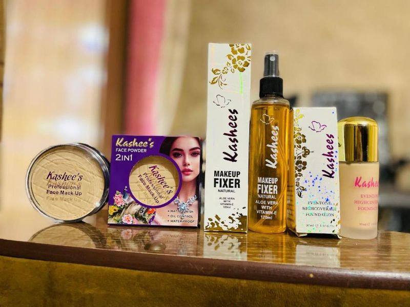 All-in-One Makeup Deal: 4 in 1 Makeup Essentials Kit - 4 Pcs