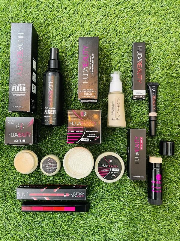 Huda Beauty 7 in 1 Makeup Deal