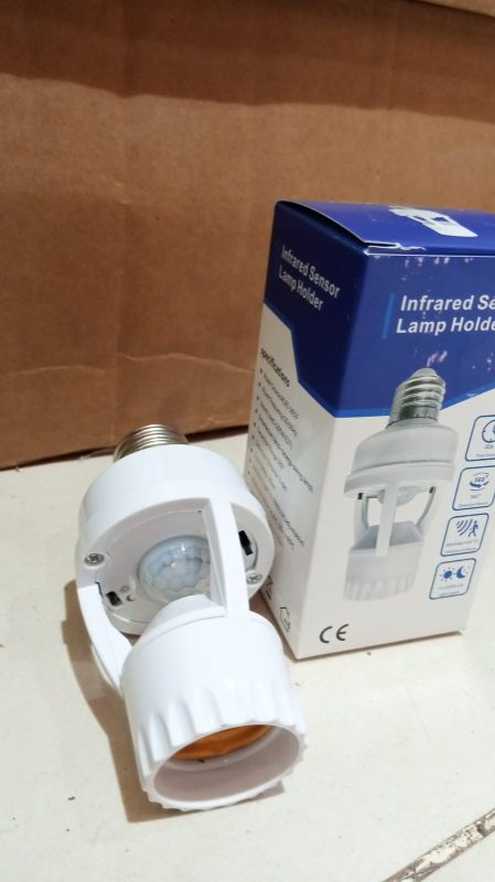 360° Smart Light Socket | Auto On/Off Detection | Energy Saving Infrared Motion Sensor Holder