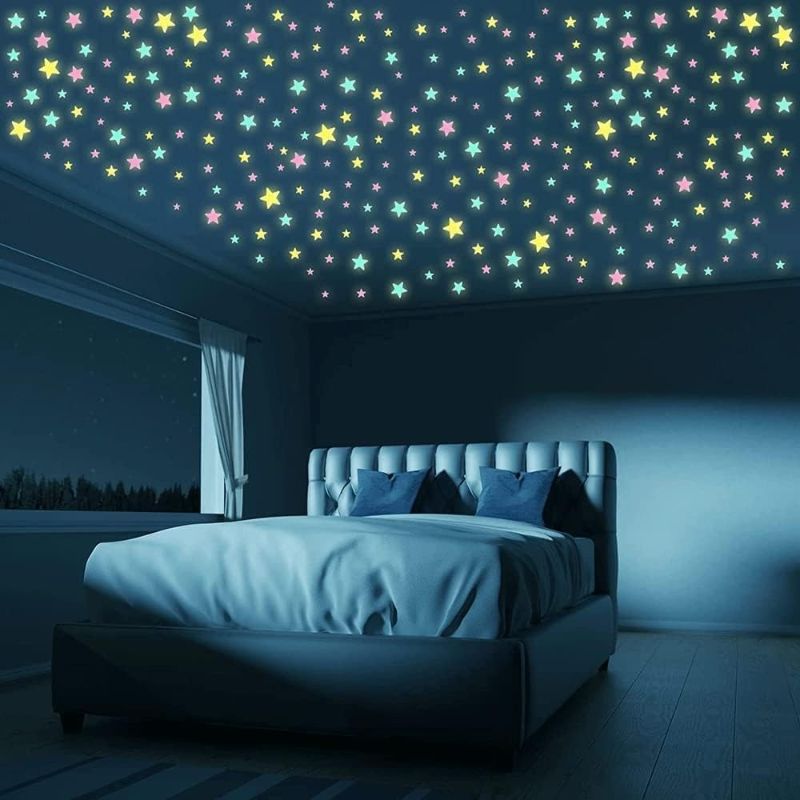 Pack of 100 – 3D Glowing Stars for Ceiling & Wall Décor