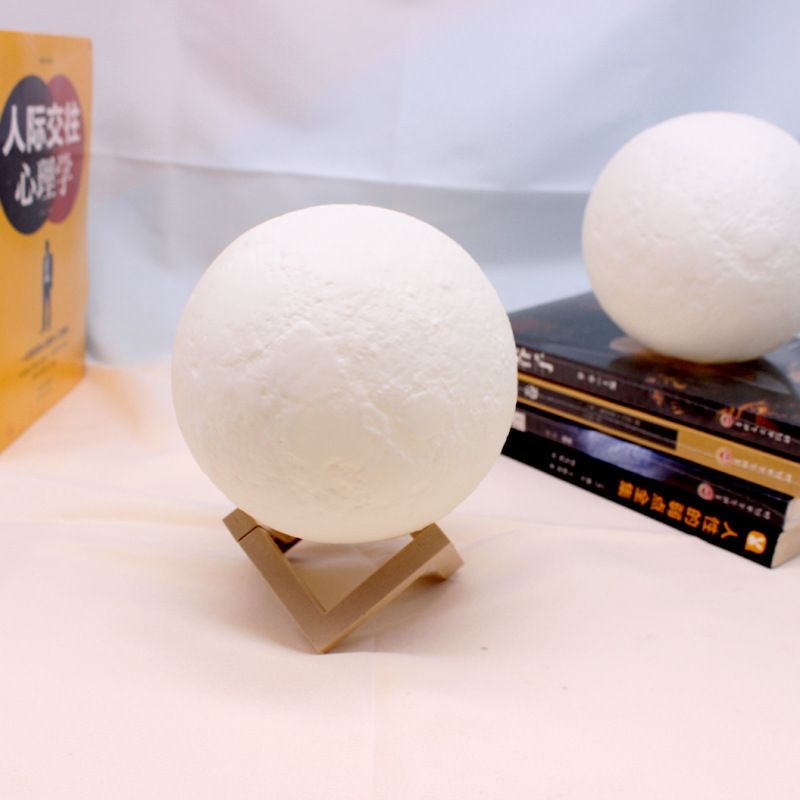 LED Moon Lamp – 3D Printed Lunar Lamp (8 Colors, 15cm)