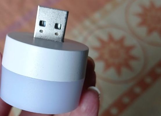 Portable USB Night Light Splitter – 2-Port LED Lamp for Laptop, PC & Charging