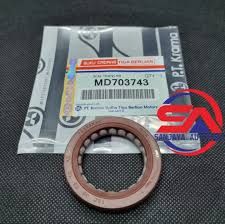 SEAL PERSENELING BELAKANG L300