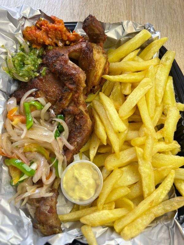 Frites démi poulet