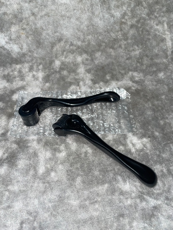 Men Titanium Beard Roller