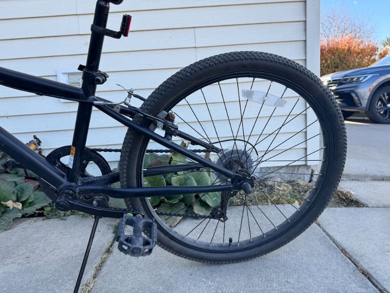 HILAND 24" Kids Mountain Bike – 7 Speed (Like New)