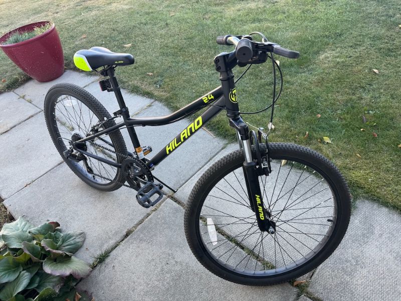 HILAND 24" Kids Mountain Bike – 7 Speed (Like New)