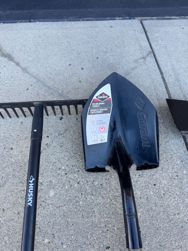 Garden Tool Bundle – Shovel, Rake & Snow Scraper (Brand New)