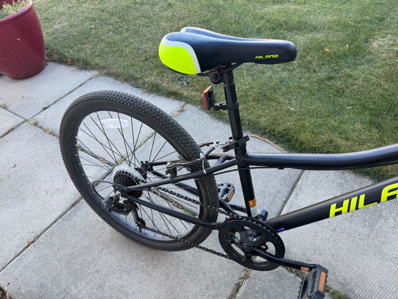 HILAND 24" Kids Mountain Bike – 7 Speed (Like New)