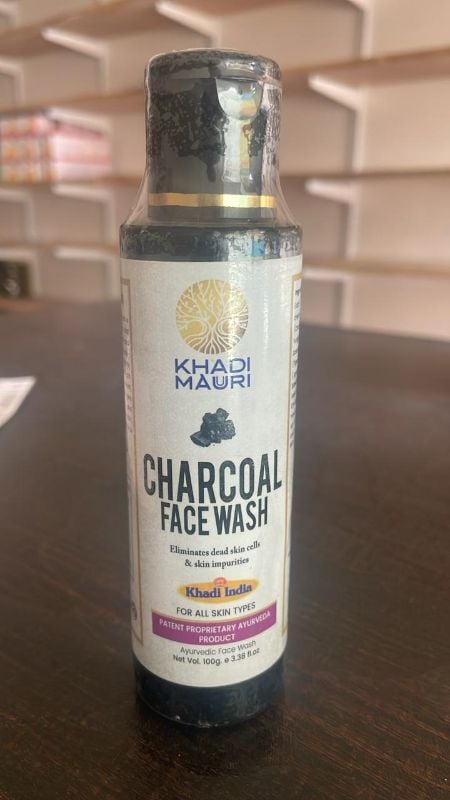 KHADI MAURI Charcoal Face Wash 100g
