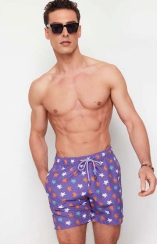 Trendyol Short De Bain Violet À Motif Tortue, Taille Standard, TMNSS24DS00005