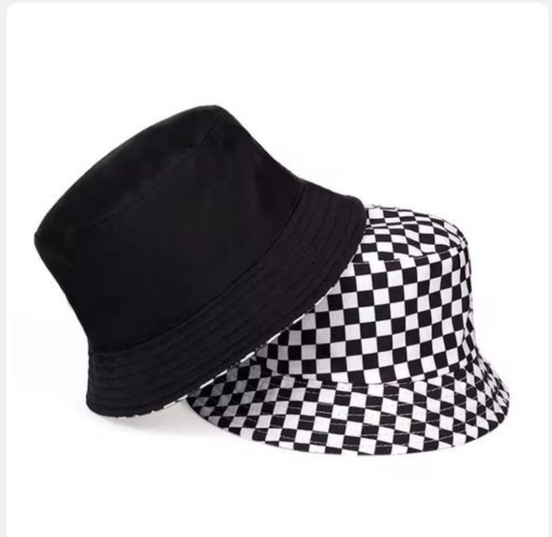 Bob unisexe à carreaux noirs et blancs