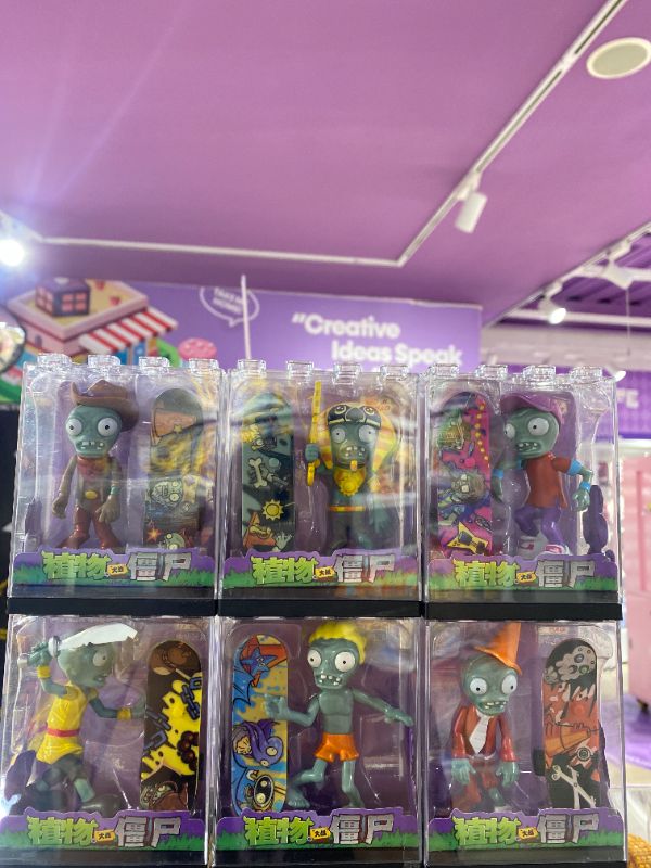 Mainan Zombie Skating Akrilik Mini (Seri Tarik Mundur)