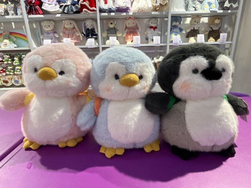 Mainan Plush 35 cm (Penguin dengan Ransel)