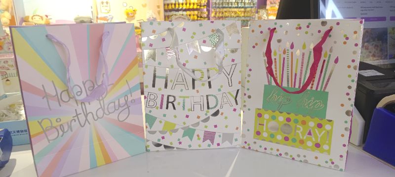 Kantong hadiah gift bag Happy Birthday (Foil Stamping/S)