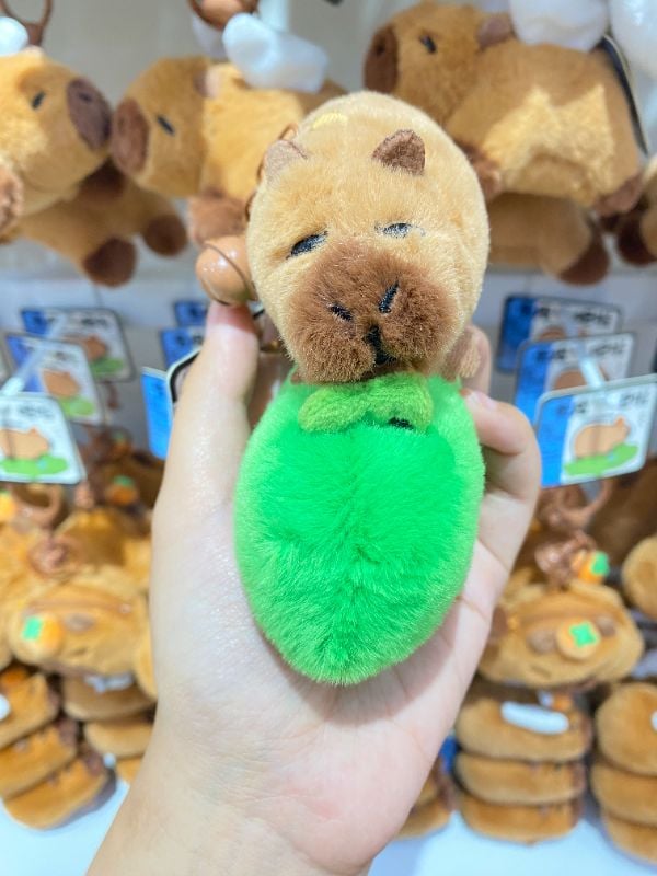 Liontin Gantungan Tas Mewah (Kapibara menginjak buaya)