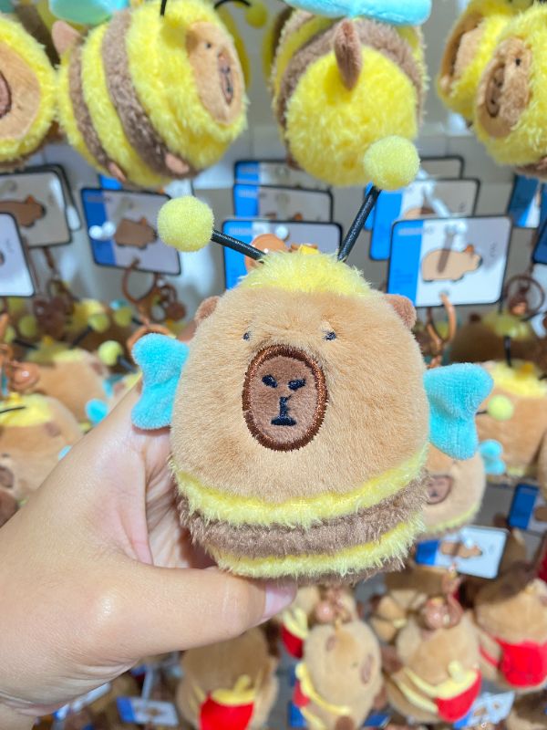 Liontin Gantungan Tas Kapibara & Lebah 2-in-1