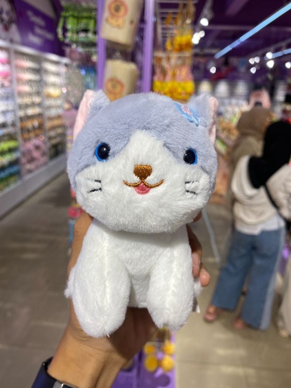 BAG PENDANT (CAT WEARING A FLOWER/GREY)