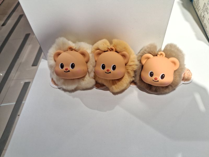 Gantungan Kunci Beruang Lucu & Pompom