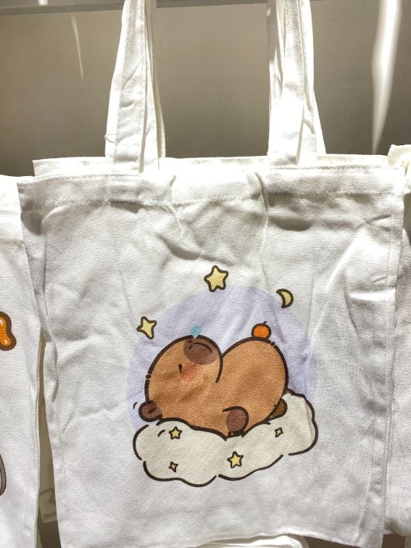 Tas Kanvas Kapibara Mimpi Nyenyak