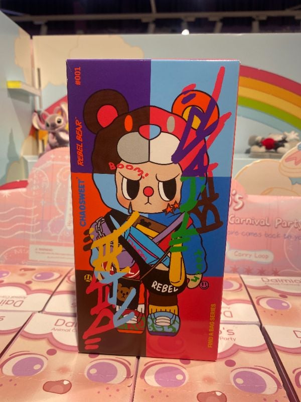 Blind Box Tas Selempang Beruang Pemberontak Seri Aksi - Boneka Bulu PVC/ABS