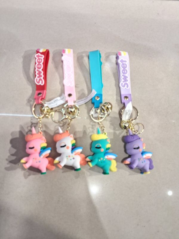 Gantungan Kunci Kuda Kecil Populer (6 Warna Campur)