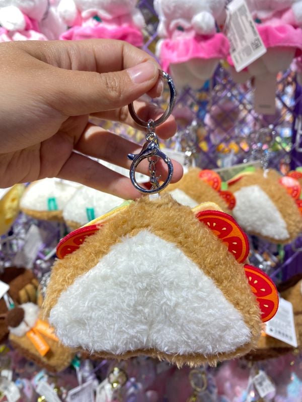 Gantungan Bulu Bentuk Sandwich