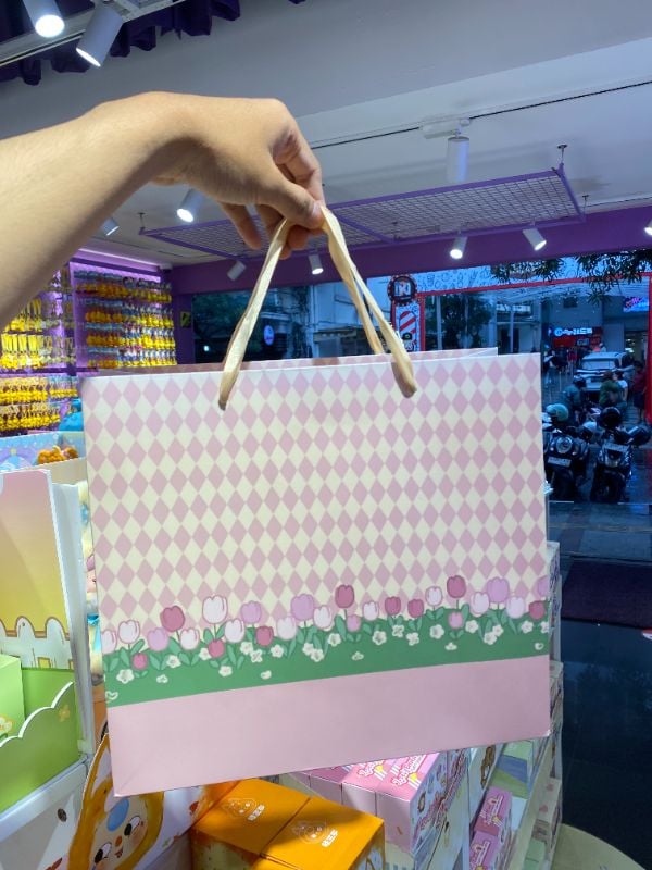 Gift bag Ukuran Sedang- Taman Tulip
