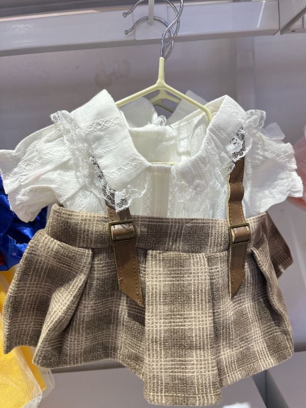 139 Setelan Blus Boneka Putih + Rompi Rok Kotak-Kotak Abu-Abu