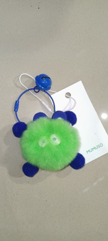 Gantungan tas bulu chorocoal