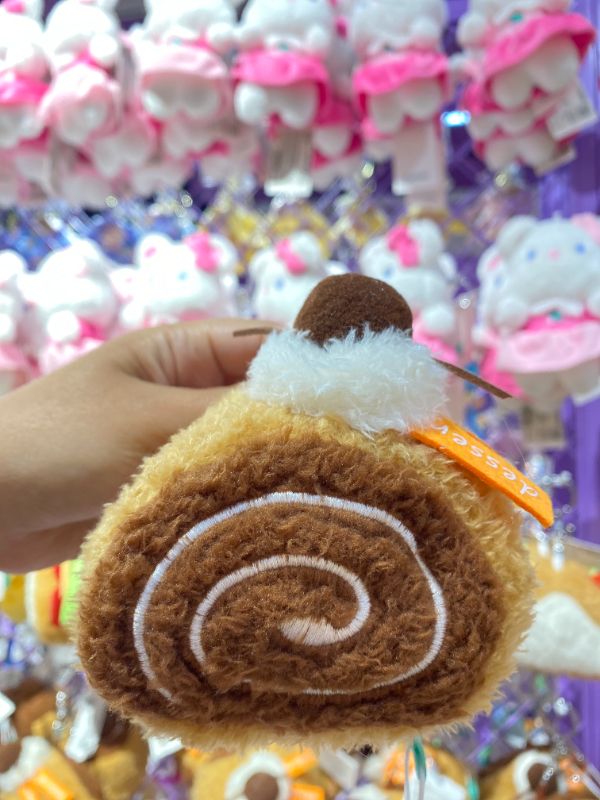 Gantungan Bulu Swiss Roll