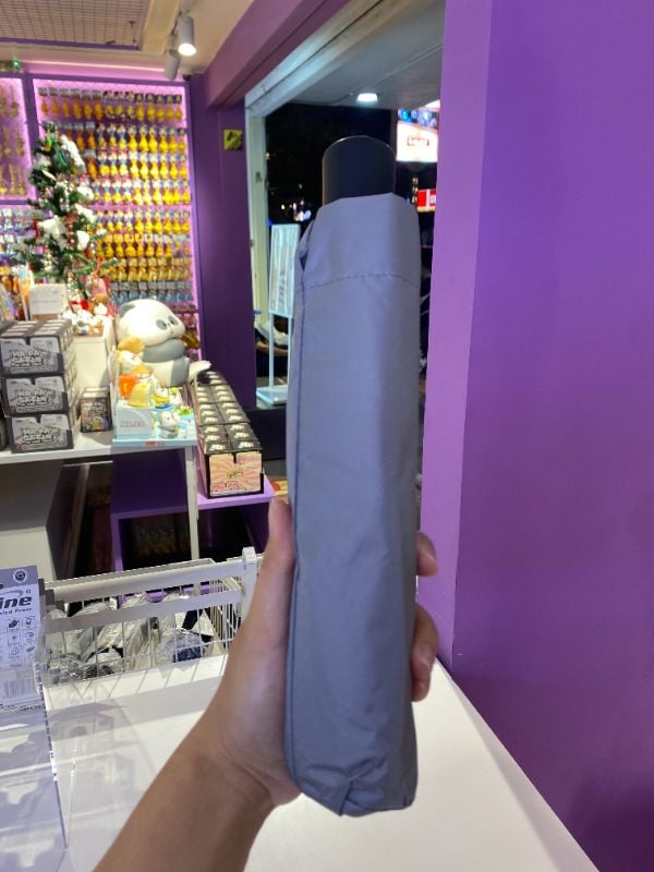 Payung Pelindung Matahari Lipat Tiga Otomatis Sederhana Polos - Abu-abu