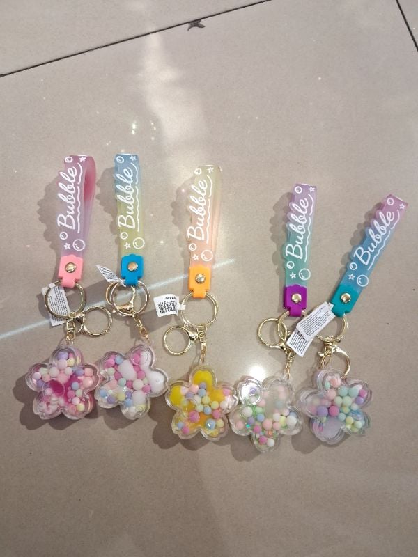 Gantungan Kunci Isi Minyak Bunga Sakura (6 Warna Campur)