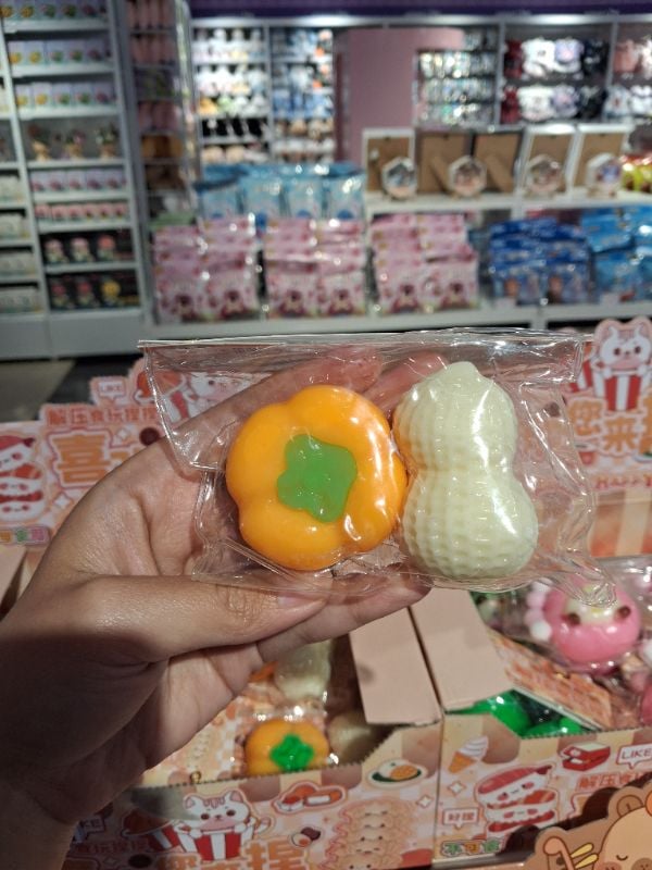 Boneka Pereda Stres Bentuk Buah Kesemek