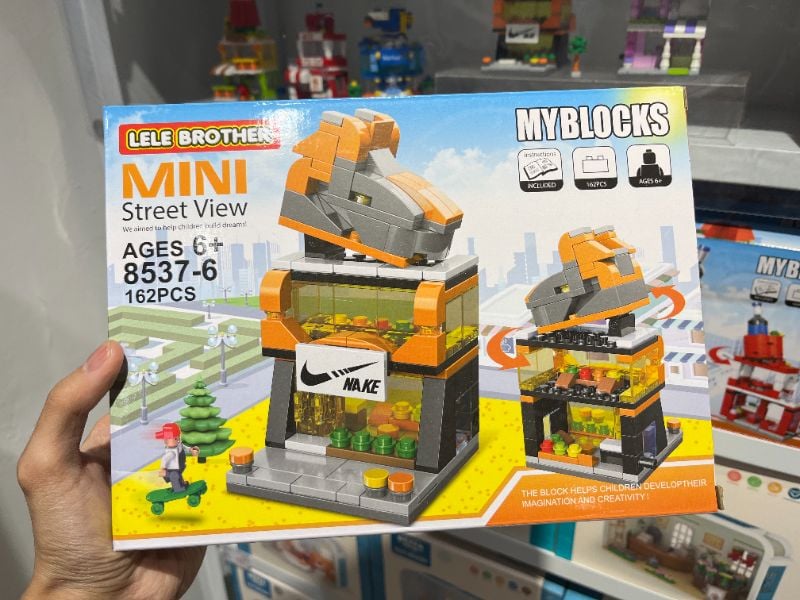 Mainan Blok Bangunan Lanskap Jalanan Mini (Toko Sepatu/162 Pcs)
