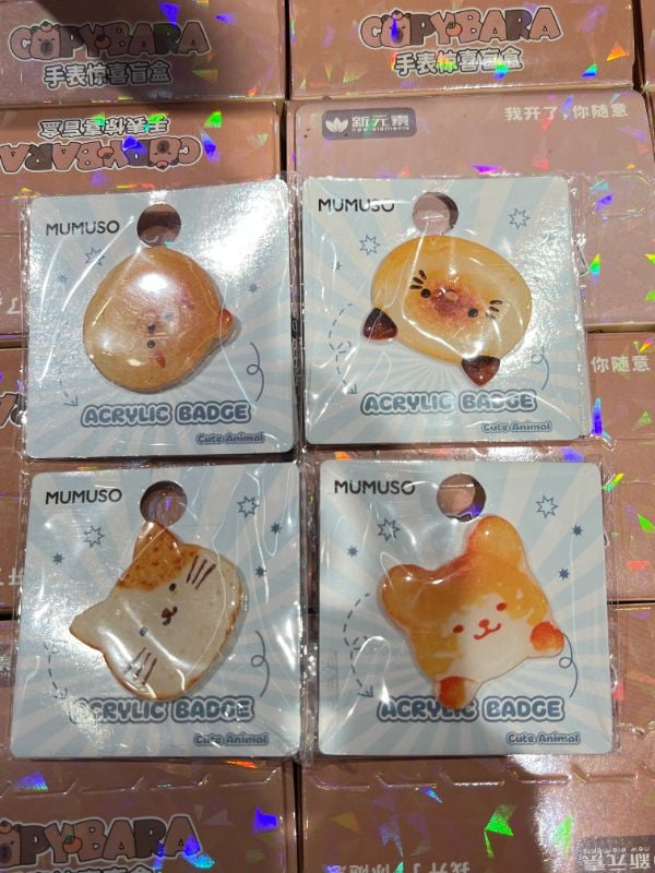 Lencana Akrilik - Seri Planet Roti (4 Desain)