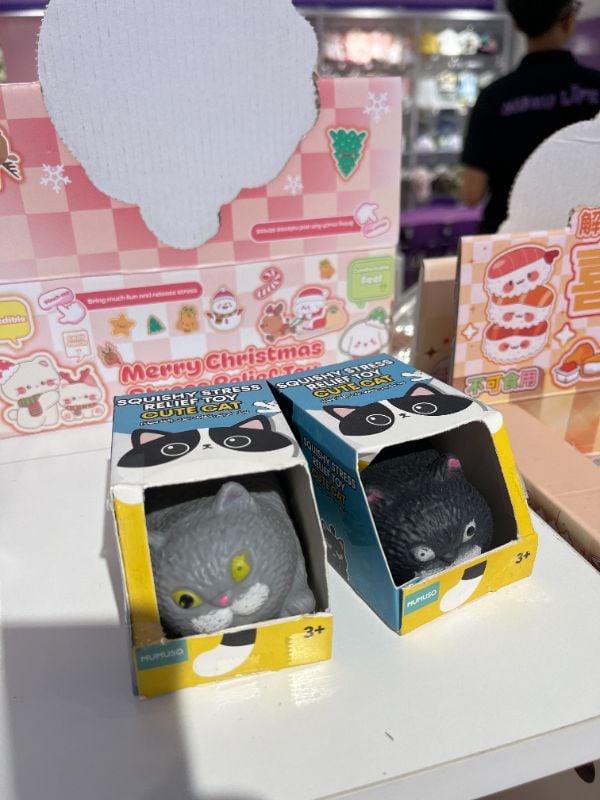 Mainan kucing Squishy remas