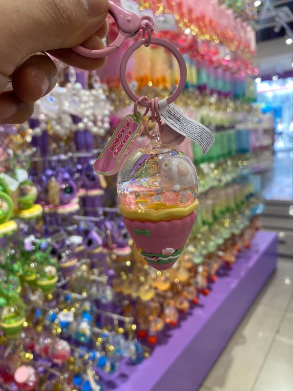 Gantungan Kunci Pasir Hisap Cair (Anak Anjing & Es Krim)