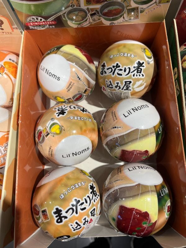 Gacha Kejutan Seri Hati Wajah