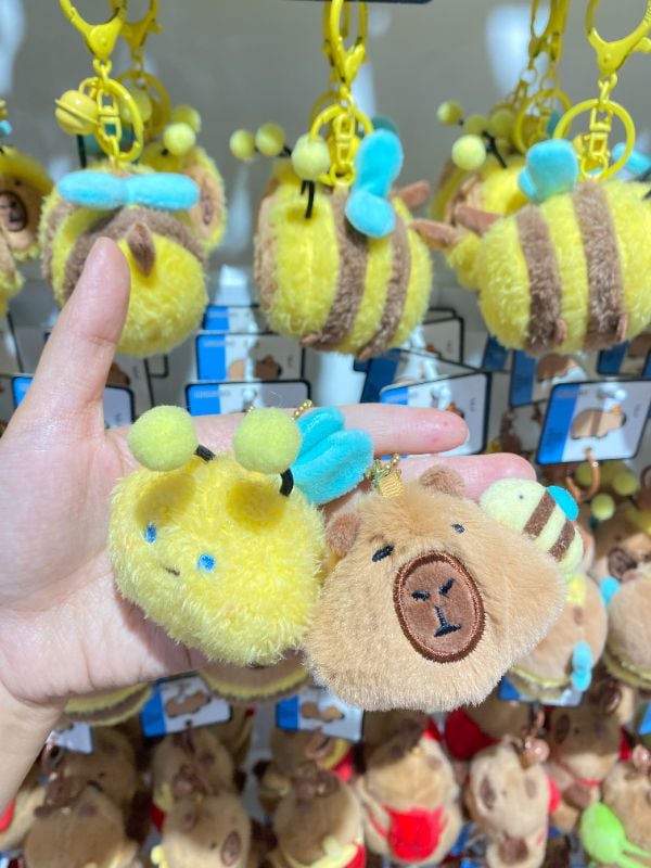 Liontin Gantungan Tas Kapibara & Lebah (2 Paket)