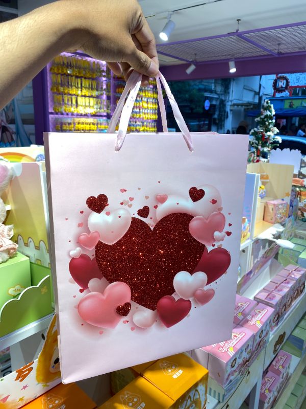 Gift bag love bangs glitter ukuran M