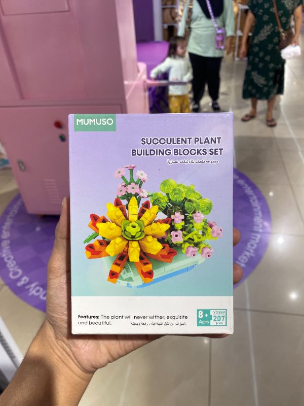 207 buah blok bungunan plastik