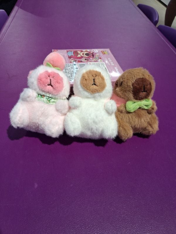 Gantungan Kunci Boneka Hewan (Capybara & Persik)